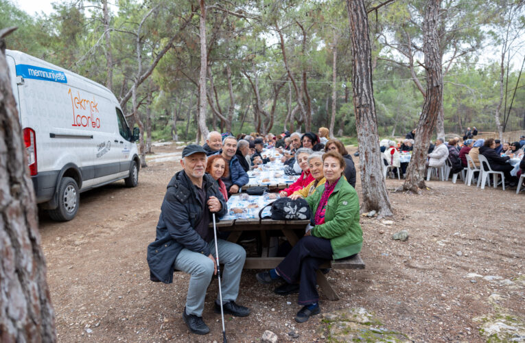 EMEKLİLER DOĞANIN İÇİNDE KEYİFLİ BİR GÜN GEÇİRDİ