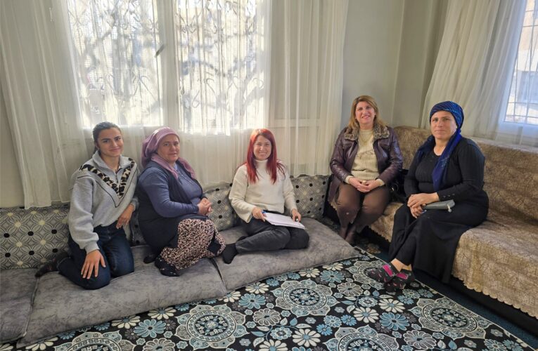 TARSUS BELEDİYESİ KADINLARIN YANINDA: EV ZİYARETLERİ BARBAROS MAHALLESİ’NDE BAŞLADI