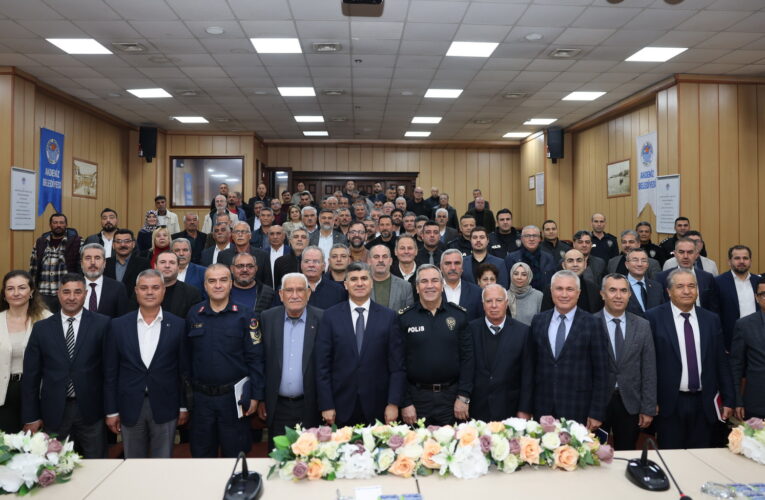 AKDENİZ BELEDİYESİ BAŞKAN VEKİLİ ZEYİT ŞENER MUHTARLARLA TOPLANTI YAPTI