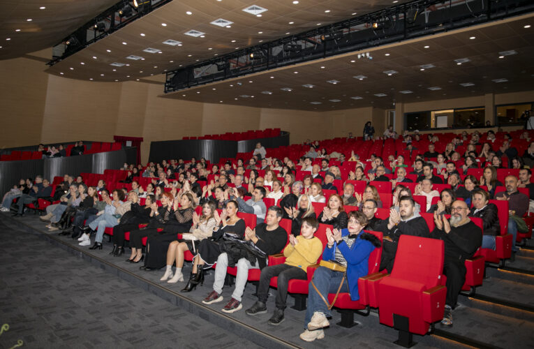 POPÜLER MÜZİKTE RETRO KONSERİ’NDE NOSTALJİ RÜZGARI ESTİ