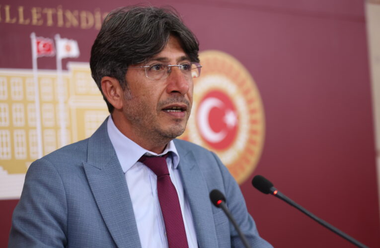 DEM Parti Mersin Milletvekili Av. Ali Bozan: “Depremin ikinci yılındayız, konutlar nerede?”