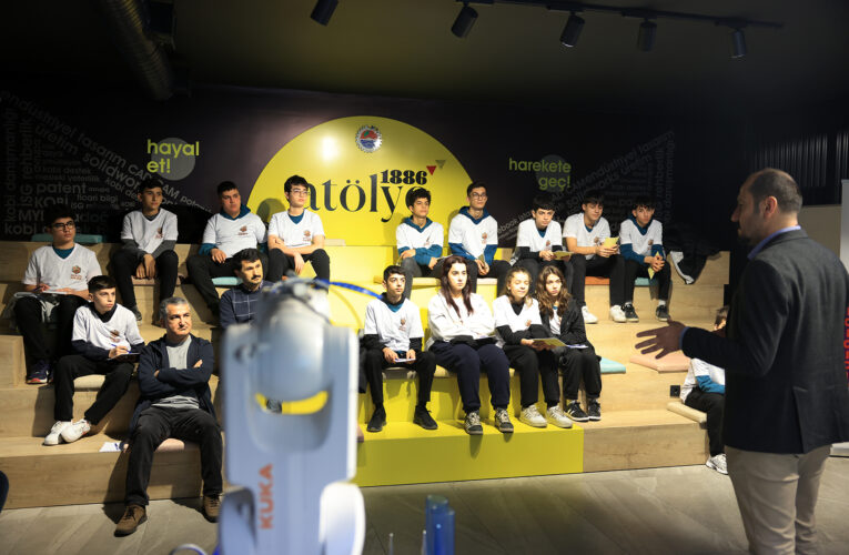 Alper Gezeravcı DAHİ öğrencileriyle buluştu