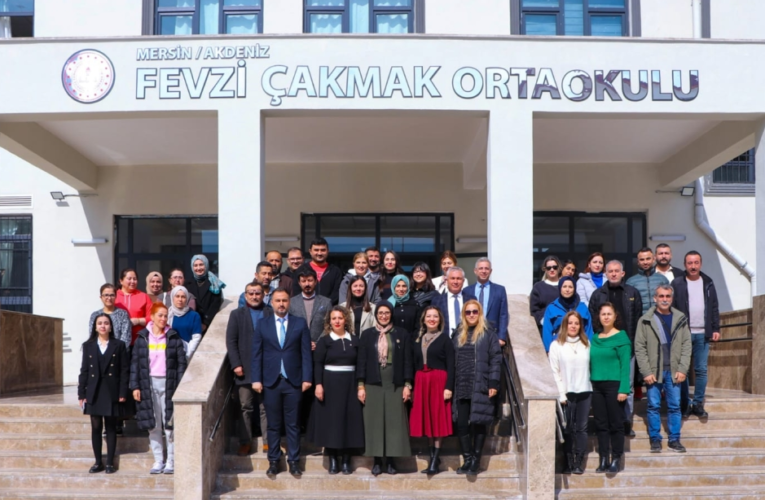 İL MİLLÎ EĞİTİM MÜDÜRÜ FAZİLET DURMUŞ, AKDENİZ FEVZİ ÇAKMAK ORTAOKULUNU ZİYARET ETTİ