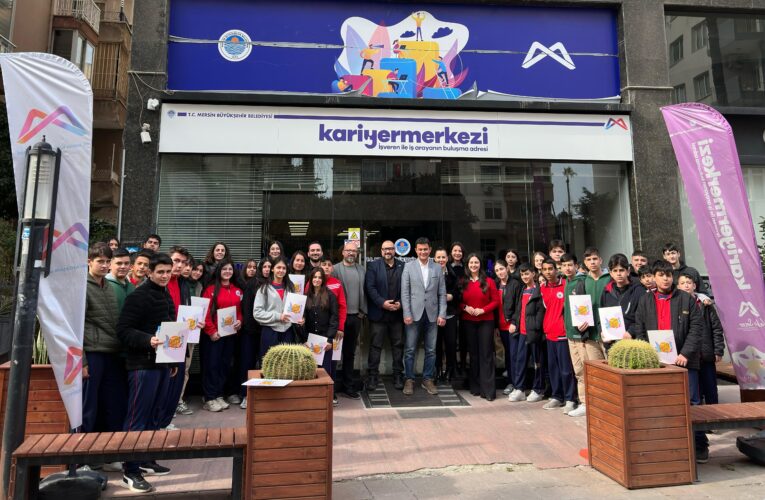 ÖĞRENCİLER GELECEĞİN MESLEKLERİNİ ŞİMDİDEN TANIYOR