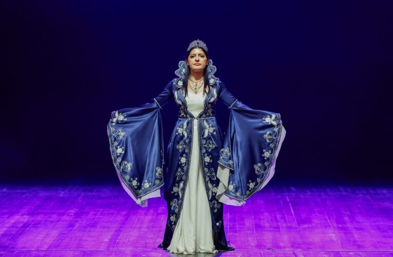 Dünden Bugüne Kadın” kostümlü defilesi büyük beğeni aldı