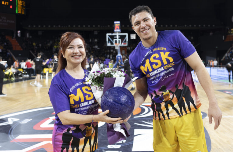 MSK MAÇINDA ‘8 MART’ FARKINDALIĞINA DİKKAT ÇEKİLDİ