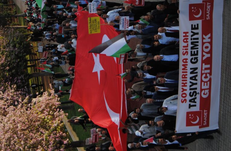 “Soykırıma Silah Taşıyan Gemiye Geçit Yok!”