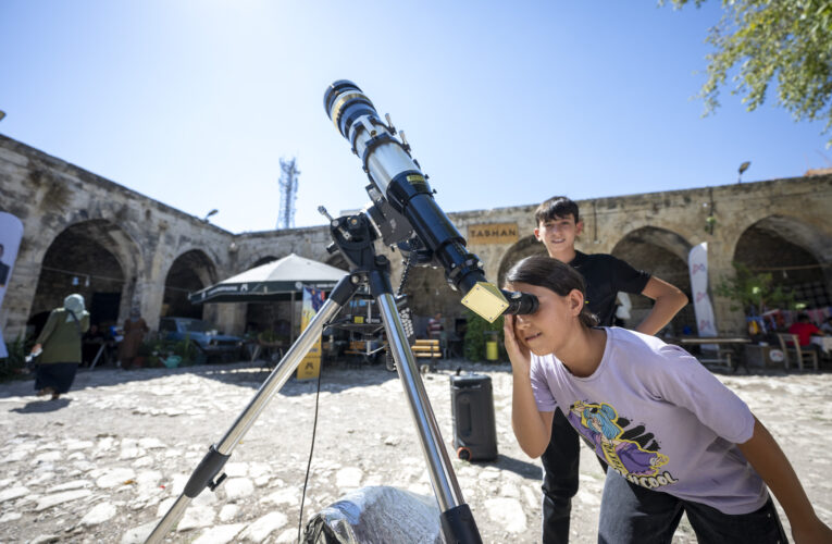 BÜYÜKŞEHİR, 7’DEN 70’E HERKESİ BİLİMLE BULUŞTURUYOR