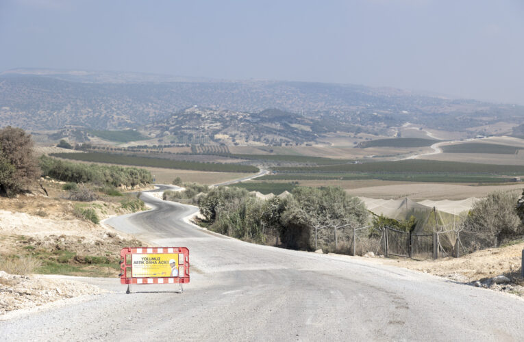 MERSİN BÜYÜKŞEHİR’DEN TARSUS’UN 5 KÖYÜNÜ BAĞLAYAN GRUP YOLUNDA SATHİ ASFALT ÇALIŞMASI