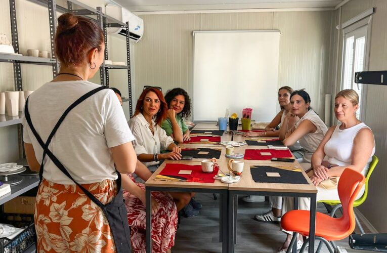 Yenişehir Belediyesinden kadınlara yönelik seramik sanatı eğitimi