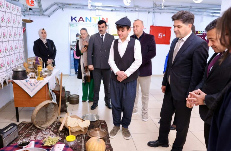 İL MİLLÎ EĞİTİM MÜDÜRÜ MUHAMMED ÖZDEMİRCİ, GÜLNAR ZİYARETLERİ KAPSAMINDA GÜLNAR ATATÜRK İLKOKULU VE ORTAOKULUNU ZİYARET ETTİ