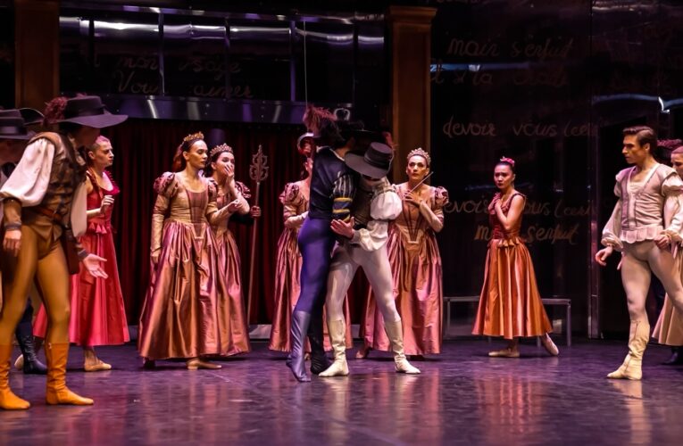 MERİN DEVLET OPERA ve BALESİ’NDE BİR DÜNYA PRÖMİYERİ: EFSANEVİ SİLAHŞÖR VE AŞKIN ŞAİRİ “CYRANO”, BALE SAHNESİNDE HAYAT BULUYOR.