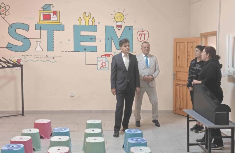 İL MİLLÎ EĞİTİM MÜDÜRÜ MUHAMMED ÖZDEMİRCİ, MERSİN BİLİM KÖYÜ EĞİTİM MERKEZİNİ ZİYARET ETTİ